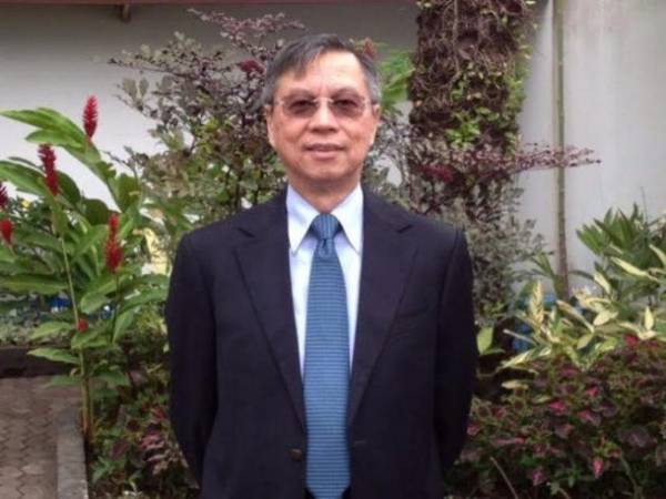 Người có nhiều bằng đại học nhất thế giới đến Việt Nam