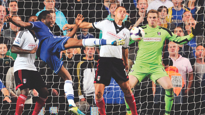 Không có nhiều cơ hội cho chủ nhà Fulham (trắng) đêm nay. ảnh: Metrouk