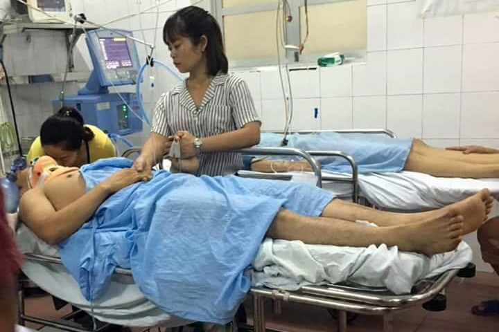 Một nạn nhan khi đang được cấp cứu.