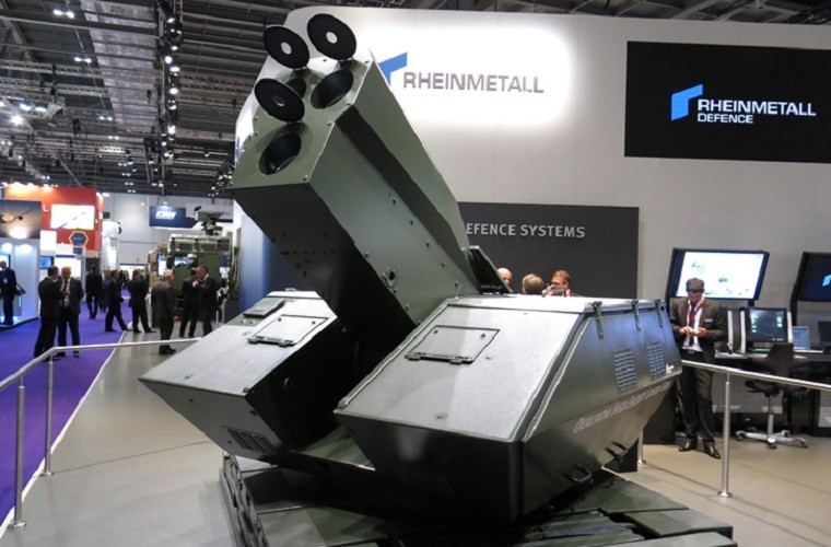 DSEI-2015 quy tụ gần 1.700 công ty quốc phòng hàng đầu thế giới đến từ 54 quốc gia với 42 gian hàng giới thiệu nhiều vũ khí hiện đại. 
