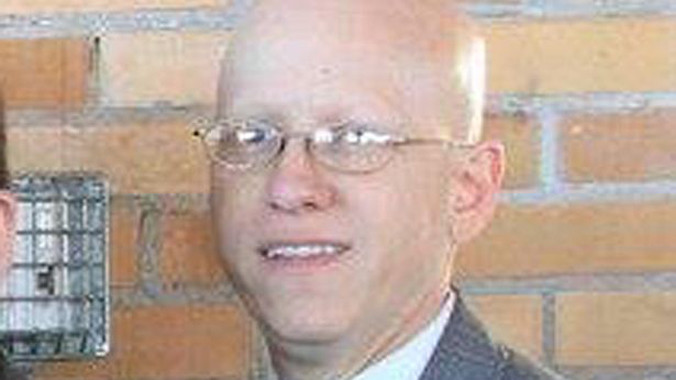 Thomas Sancomb, người đàn ông đột ngột cử động lại sau 1 giờ rơi vào tình trạng bất tỉnh, cơ thể đã lạnh ngắt.