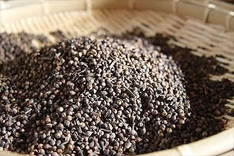 Vì sao nên chuẩn bị sẵn than hoạt tính phòng ngộ độc dịp lễ Tết?