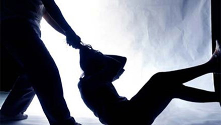 Khởi tố phụ xe khách khống chế hiếp dâm nữ sinh viên