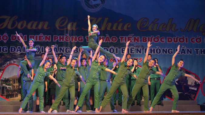 Tiết mục văn nghệ đặc sắc tại buổi lễ.