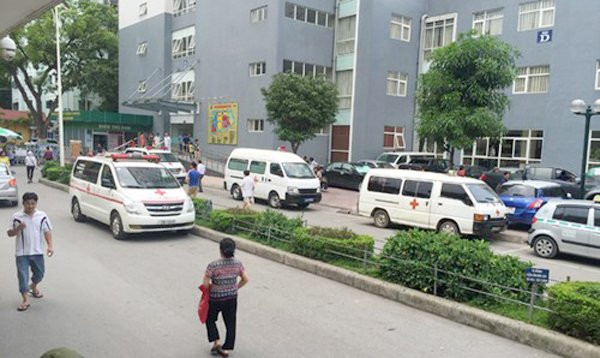 Bộ trưởng Y tế yêu cầu chấn chỉnh lại các dịch vụ do cá nhân, tổ chức bên ngoài cung cấp.