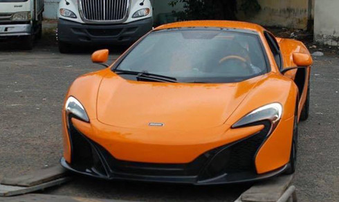 Nhìn gần siêu xe McLaren 650s Spider đầu tiên tại Việt Nam