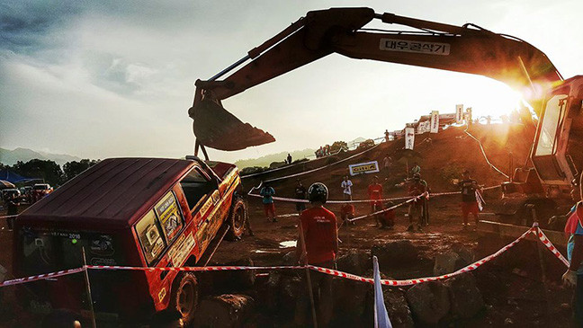 Những nhà vô địch ở giải đua xe ô tô địa hình Việt Nam