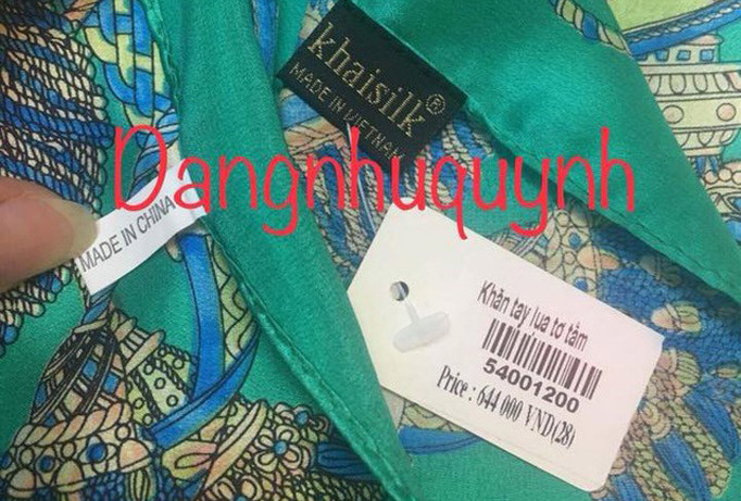 Chiếc khăn lụa vừa có mác “KHAISILK – Made in Việt Nam” vừa có mác “Made in China” làm chao đảo đế chế Khaisilk.