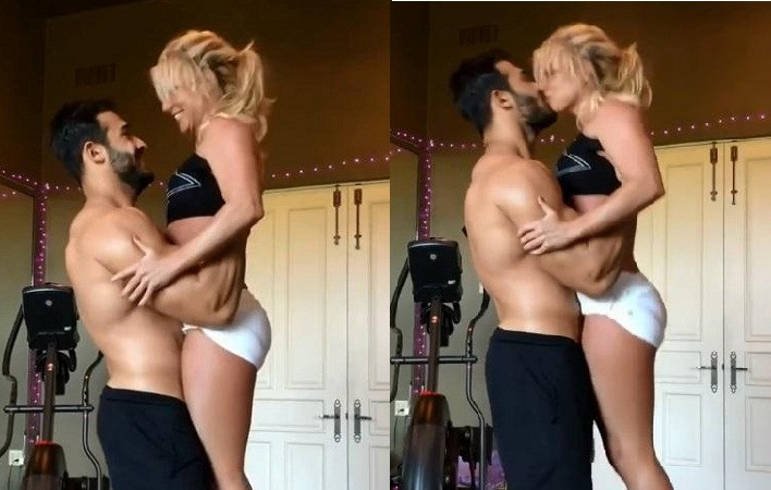 Britney Spears vừa nhẩy sexy dance vừa khóa môi’ tình trẻ kém 13 tuổi