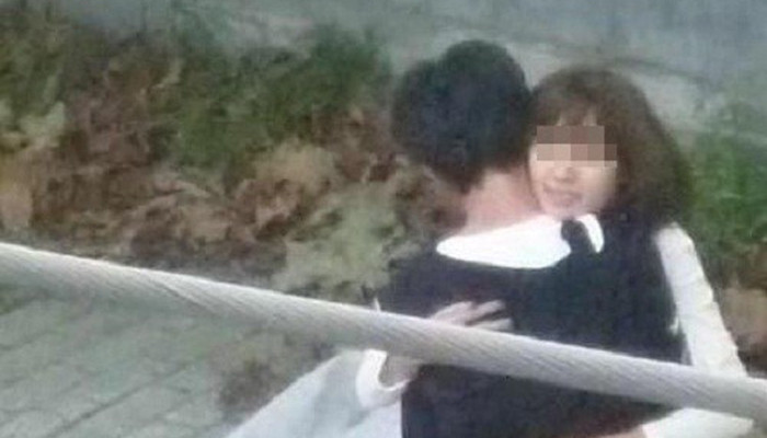 Những hình ảnh yêu lộ thiên gây rúng động dân mạng tại Trung Quốc.