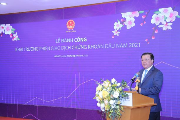 Bộ trưởng Tài chính ĐInh Tiến Dũng phiên đánh cồng khai trường TTCK đầu năm 2021