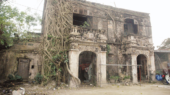  Một ngôi phủ hoang tàn ở Vĩ Dạ