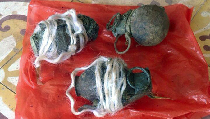 Số lựu đạn do người dân nhặt được và bàn giao lại cho đồn Biên phòng Mỹ Lý.