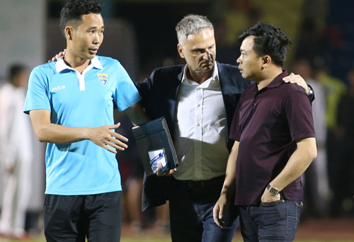 Lãnh đạo CLB Thanh Hóa không muốn đôi co với HLV Mihail Marian. Ảnh: Lâm Thỏa