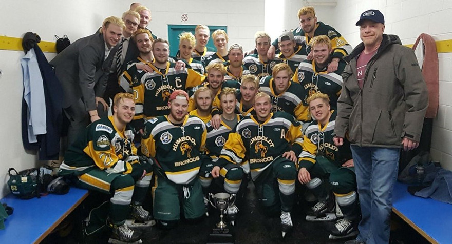 Xe buýt chở tuyển khúc côn cầu Humboldt Broncos bị tai nạn, khiến 14 người thiệt mạng. Ảnh: Twitter