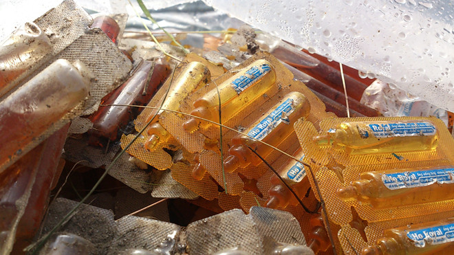 Số tuýp thực phẩm chức năng hư hỏng bị đổ ra môi trường