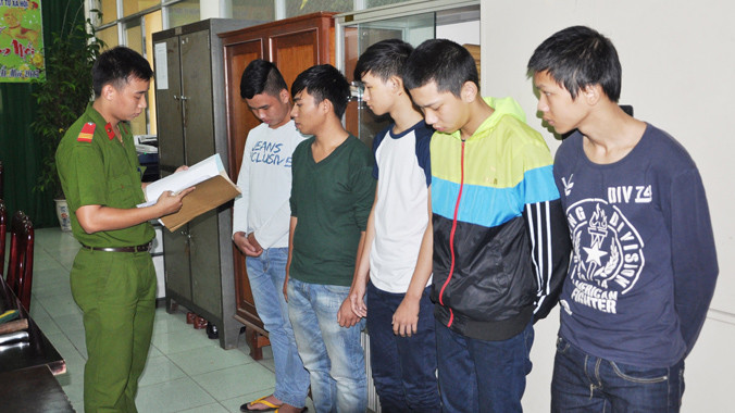 Các đối tượng nghe đọc quyết định khởi tối.