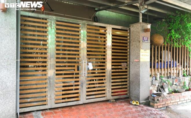 Công ty TNHH Hai thành viên Lối sống mới (tại số 53, tổ 2, thị trấn Đông Anh, huyện Đông Anh, TP Hà Nội) đóng cửa nhiều ngày nay. Ảnh: VTC News