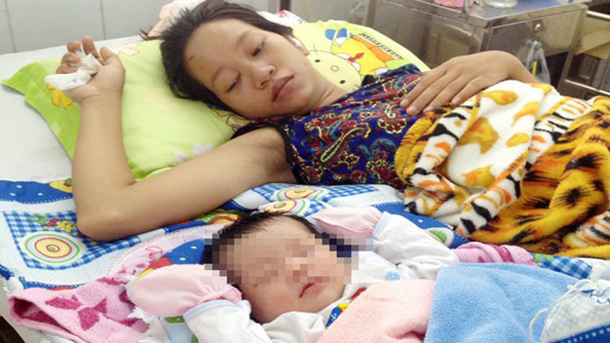 Sức khỏe mẹ con chị Ly đang hồi phục. Ảnh: Việt Tường/Zing
