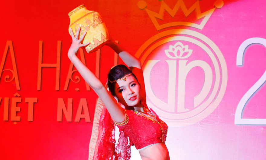 Màn múa Chăm ấn tượng thi Người đẹp tài năng