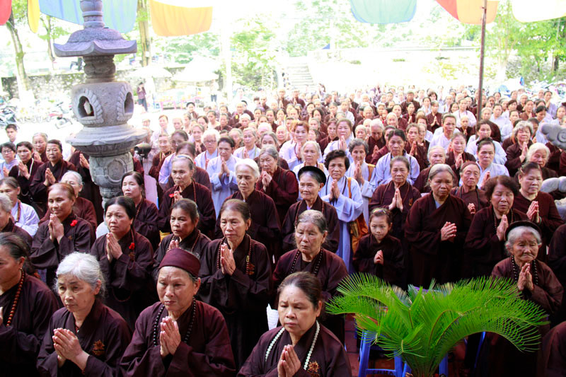 Cầu nguyện, góp tiền vì Hoàng Sa, Trường Sa