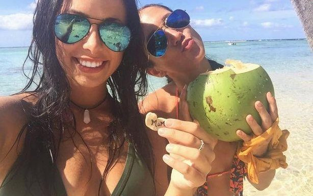 Melina Roberge (23 tuổi) và Isabelle Lagacé (28 tuổi).