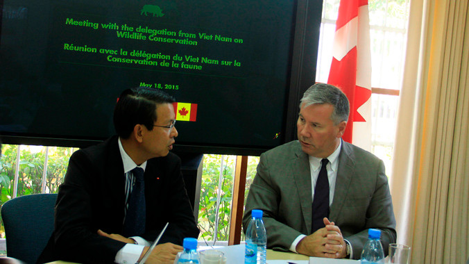 Đại sứ Việt Nam Nguyễn Văn Trung và Cao ủy Canada. Ảnh: WCS.
