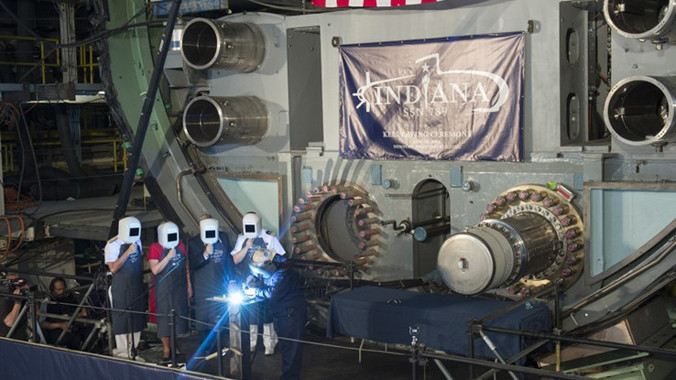 Cận cảnh khởi đóng tàu ngầm Virginia thứ 16 của Mỹ