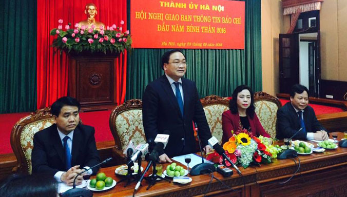 Bí thư Hoàng Trung Hải chia sẻ với báo chí chiều 23/2. Ảnh DN.