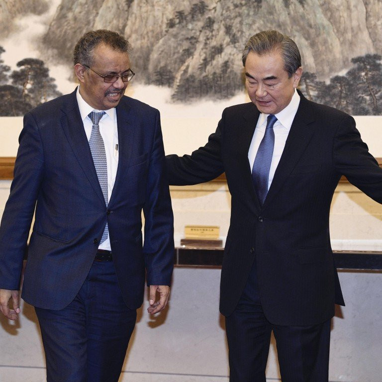 Tổng giám đốc WHO Tedros Adhanom Ghebreyesus trong cuộc gặp Ngoại trưởng Trung Quốc Vương Nghị. (Ảnh: Xinhua)