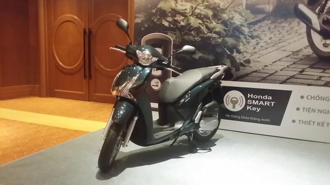 Honda SH mới: Khởi động xe không cần dùng chìa khóa