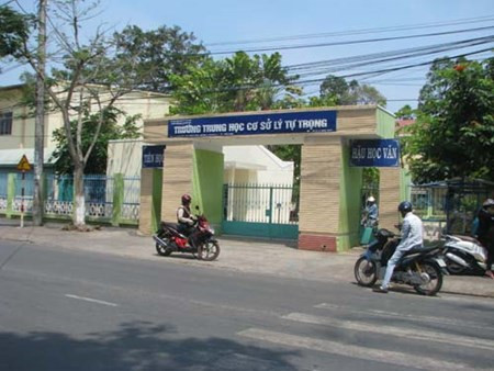 Trường THCS Lý Tự Trọng nơi xảy ra vụ ẩu đả gây xôn xao dư luận. 