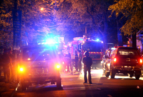 Cảnh sát PCCC TP HCM trong một vụ cháy. Ảnh: An Nhơn.