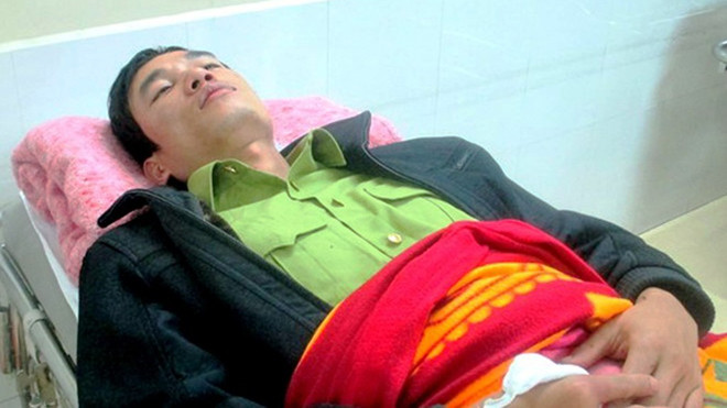 Kiểm lâm viên Lê Anh Tuấn thời điểm nhập viện điều trị do bị lâm tặc hành hung dã man.