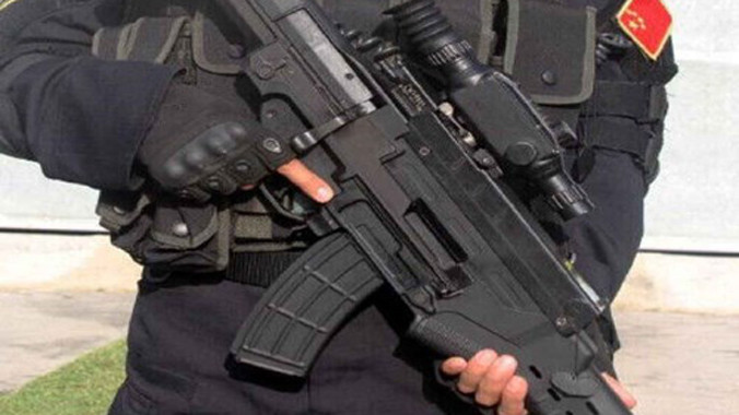 Trong ảnh, ZH-05 được trang bị cho lực lượng đặc nhiệm Trung Quốc.