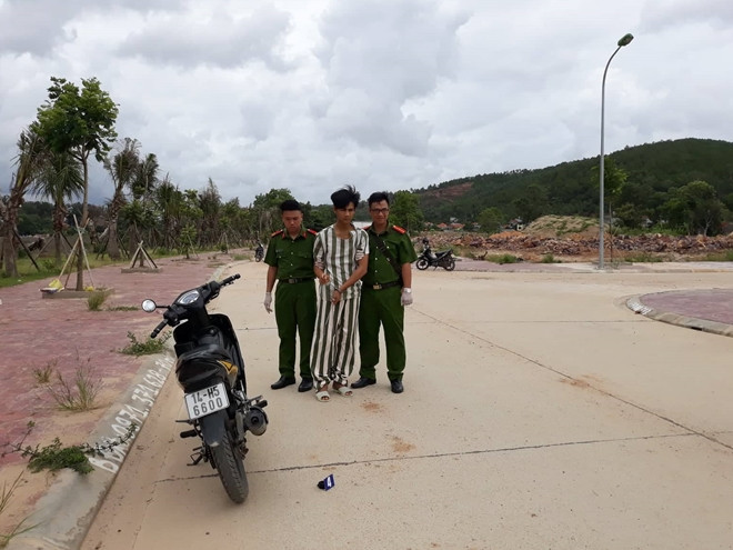 Tên Hải được thực nghiệm lại hiện trường vụ cướp và hiếp dâm