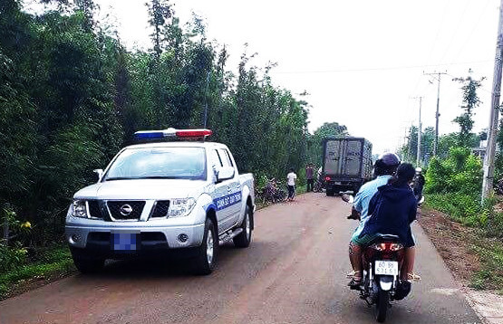 Lực lượng chức năng đến hiện trường ghi nhận sự việc