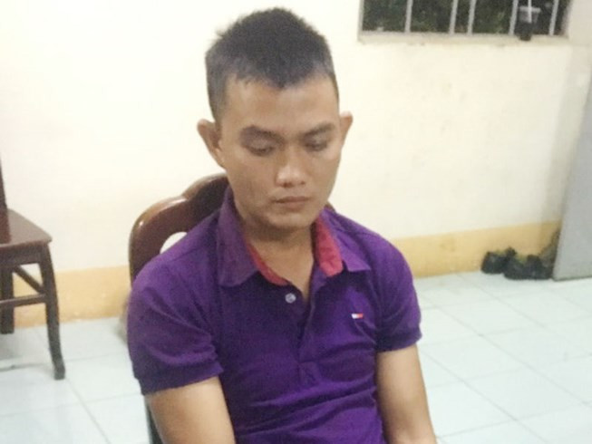 Nghi can Tình tại cơ quan Công an