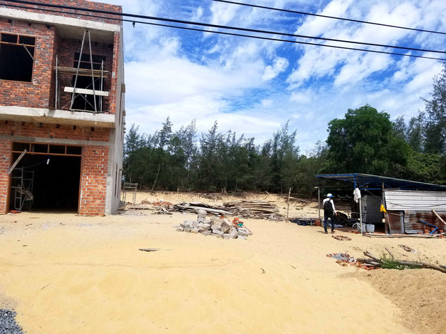 Lán trại bên cạnh ngôi nhà đang xây của vợ chồng ông Kề, nơi xảy ra vụ việc