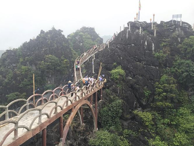 Công trình sai phạm xây dựng trên núi Cái Hạ Ảnh: M.Đ