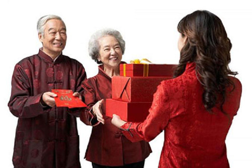 Tết Nguyên đán là dịp để kiếm thêm thu nhập cho nhiều người nhờ vào công việc kinh doanh. (Ảnh minh hoạ).