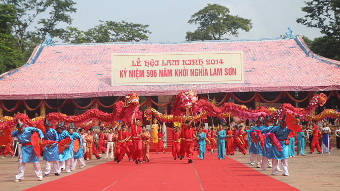 Biểu diễn tái hiện lại cuộc khởi nghĩa quân Lam Sơn 