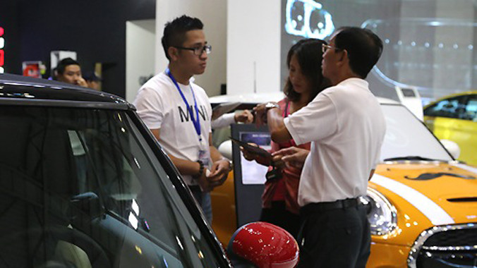 Đã có những dự đoán cho rằng tổng giá trị kim ngạch nhập khẩu ôtô nguyên chiếc cả năm 2015 hoàn toàn có thể vượt qua con số kỷ lục 3 tỷ USD, cao gấp đôi so với năm 2014.