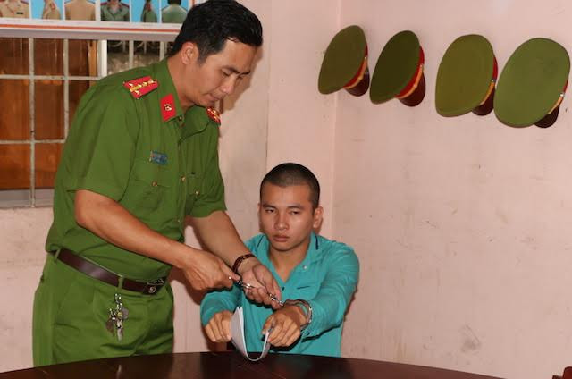 Điền khi bị bắt tại cơ quan công an.