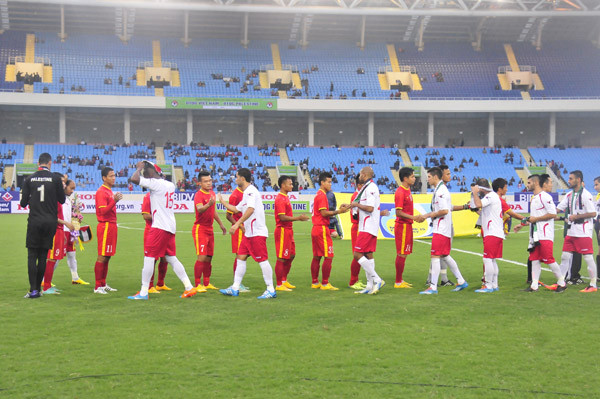 Những khán đài trống vắng khán giả khi tuyển Việt Nam thi đấu.