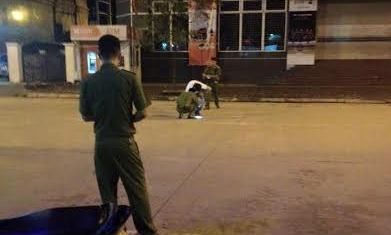 Công an khám nghiệm hiện trường