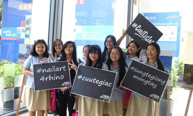 Sinh viên các trường đại học ký tên 'Cứu tê giác'