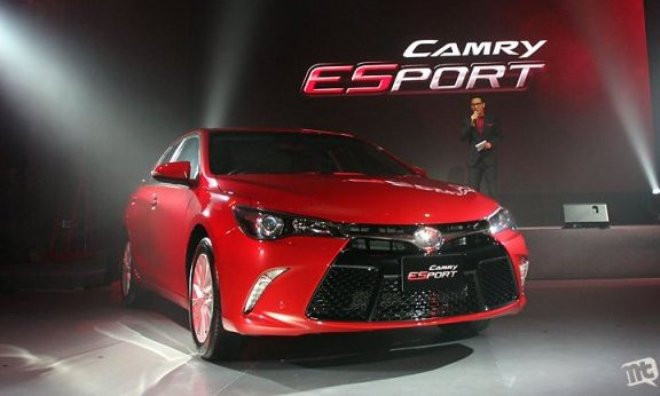 Toyota Camry phiên bản thể thao trình làng tại Thái Lan