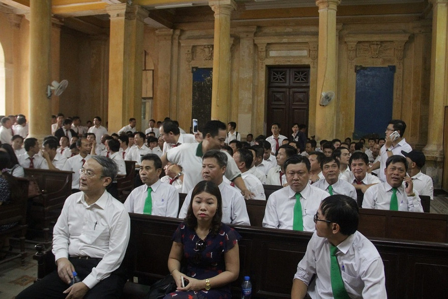 Tòa nhiều lần xét xử nhưng vụ kiện VinaSun - Grab Taxi chưa kết thúc. Ảnh: Tân Châu