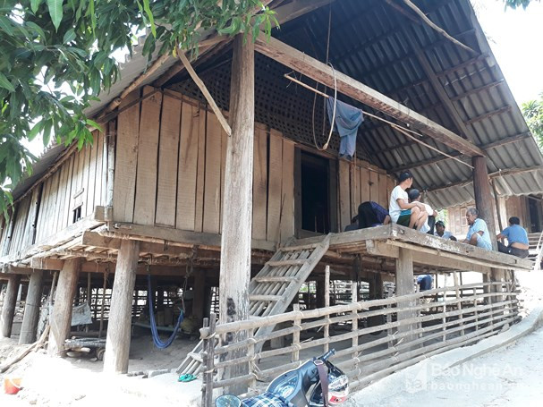 Ngôi nhà sàn là hiện trường ông Lô Văn Viên chém chết con trai 